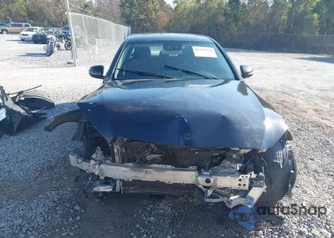 2016 Mercedes-Benz C 300 z USA, uszkodzony, nr VIN 55SWF4JB5GU131936